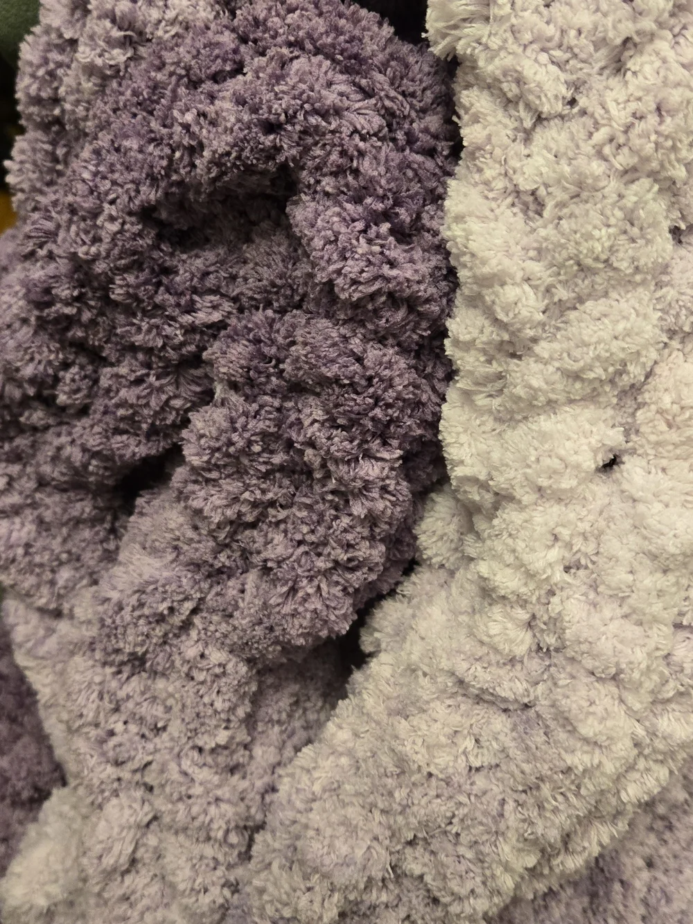 Plush Chunky HandKnit Lavender Twin Size Blanket - Unbranded